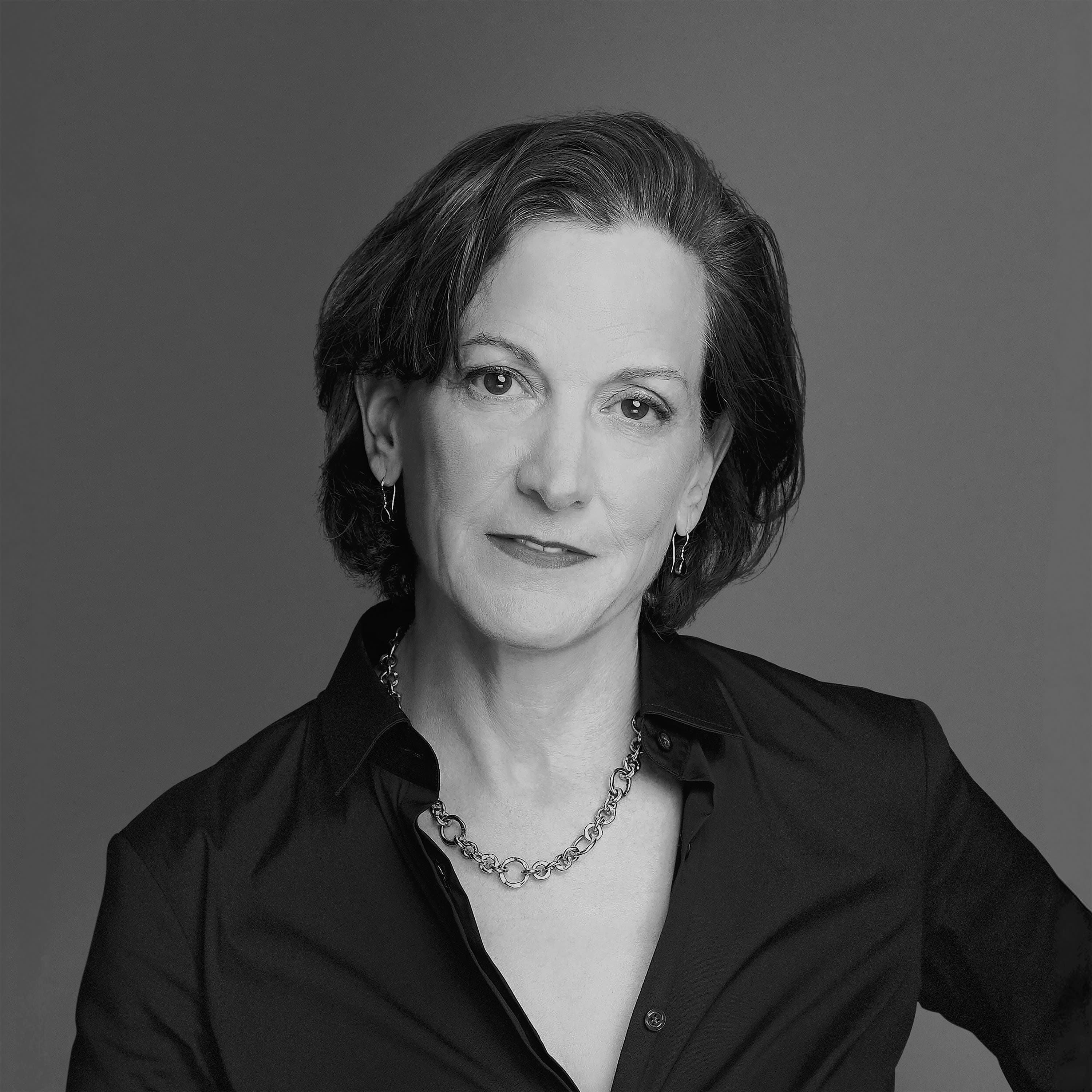 Headshot of Anne Applebaum